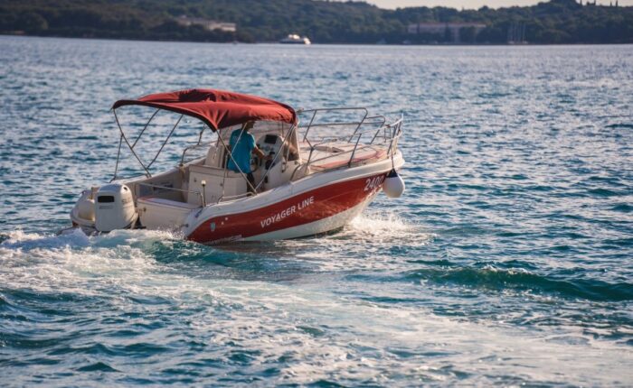 rent a boat, najam broda, noleggiare una barca, ein Boot mieten Istria , pula. Fazana