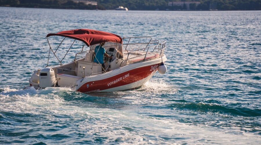 rent a boat, najam broda, noleggiare una barca, ein Boot mieten Istria , pula. Fazana