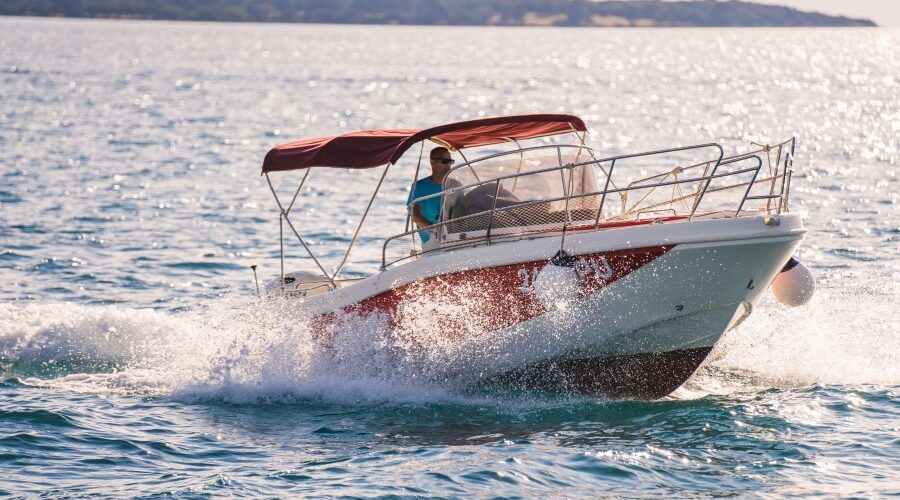 rent a boat, najam broda, noleggiare una barca, ein Boot mieten Istria , pula. Fazana