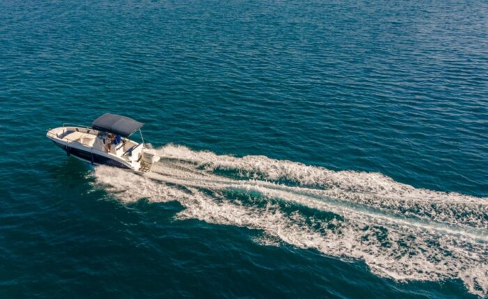 rent a boat, najam broda, noleggiare una barca, ein Boot mieten Istria , pula. Fazana