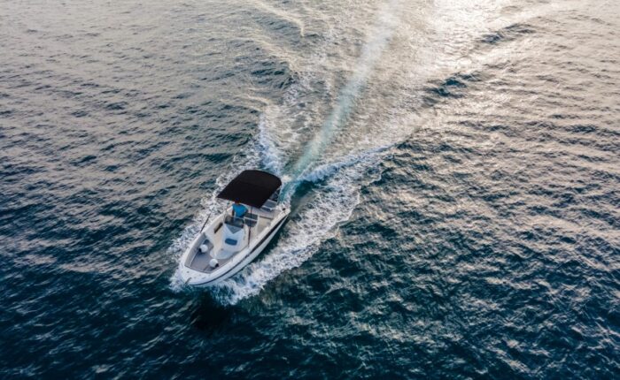 rent a boat, najam broda, noleggiare una barca, ein Boot mieten Istria , pula. Fazana