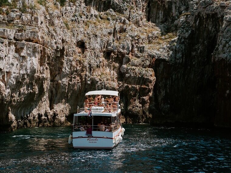 Nacionalni park Kornati, Park prirode Telašćica, izlet brodom,dalmatinski otoci, izlet, plaže, sunčanje, kupanje, kristalno čisto more, opuštanje, priroda, turizam, Hrvatska, more, prijatelji, obitelj, avantura, uživanje,, tura brodom, brod Kornati National Park, Telašćica Nature Park, boat trip, Dalmatian islands, excursion, beaches, sunbathing, swimming, crystal clear sea, relaxation, nature, tourism, Croatia, sea, friends, family, adventure, enjoyment,, boat tour, boat Nationalpark Kornati, Naturpark Telašćica, Bootsfahrt, Dalmatinische Inseln, Ausflug, Strände, Sonnenbaden, Schwimmen, kristallklares Meer, Entspannung, Natur, Tourismus, Kroatien, Meer, Freunde, Familie, Abenteuer, Genuss, Bootstour, Boot Parco nazionale delle Incoronate, Parco naturale di Telašćica, gita in barca, isole dalmate, escursione, spiagge, prendere il sole, nuotare, mare cristallino, relax, natura, turismo, Croazia, mare, amici, famiglia, avventura, divertimento, gita in barca, barca